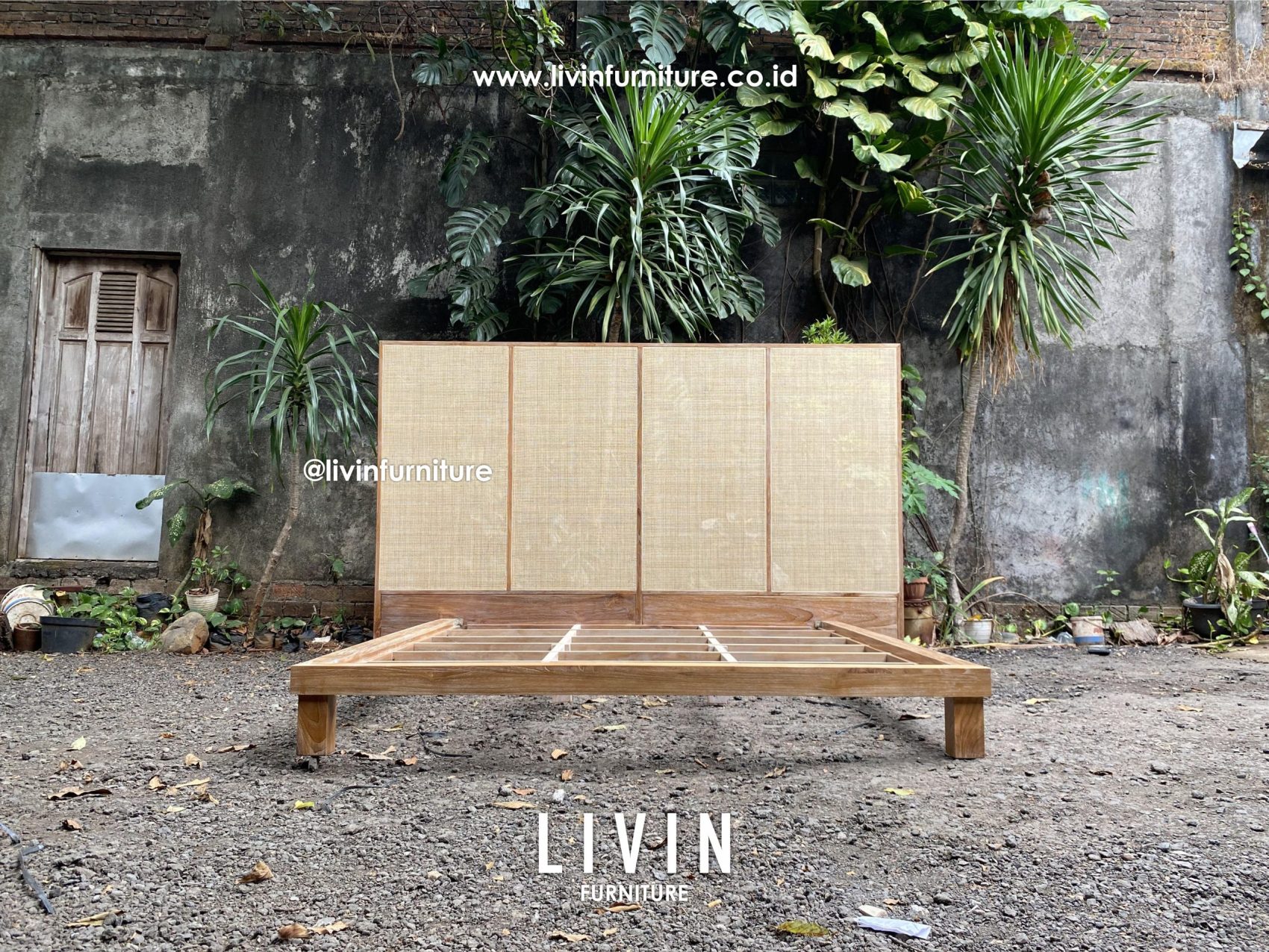 Tempat Tidur Jati Sandaran Rotan Tinggi Rustic White Modern Minimalis