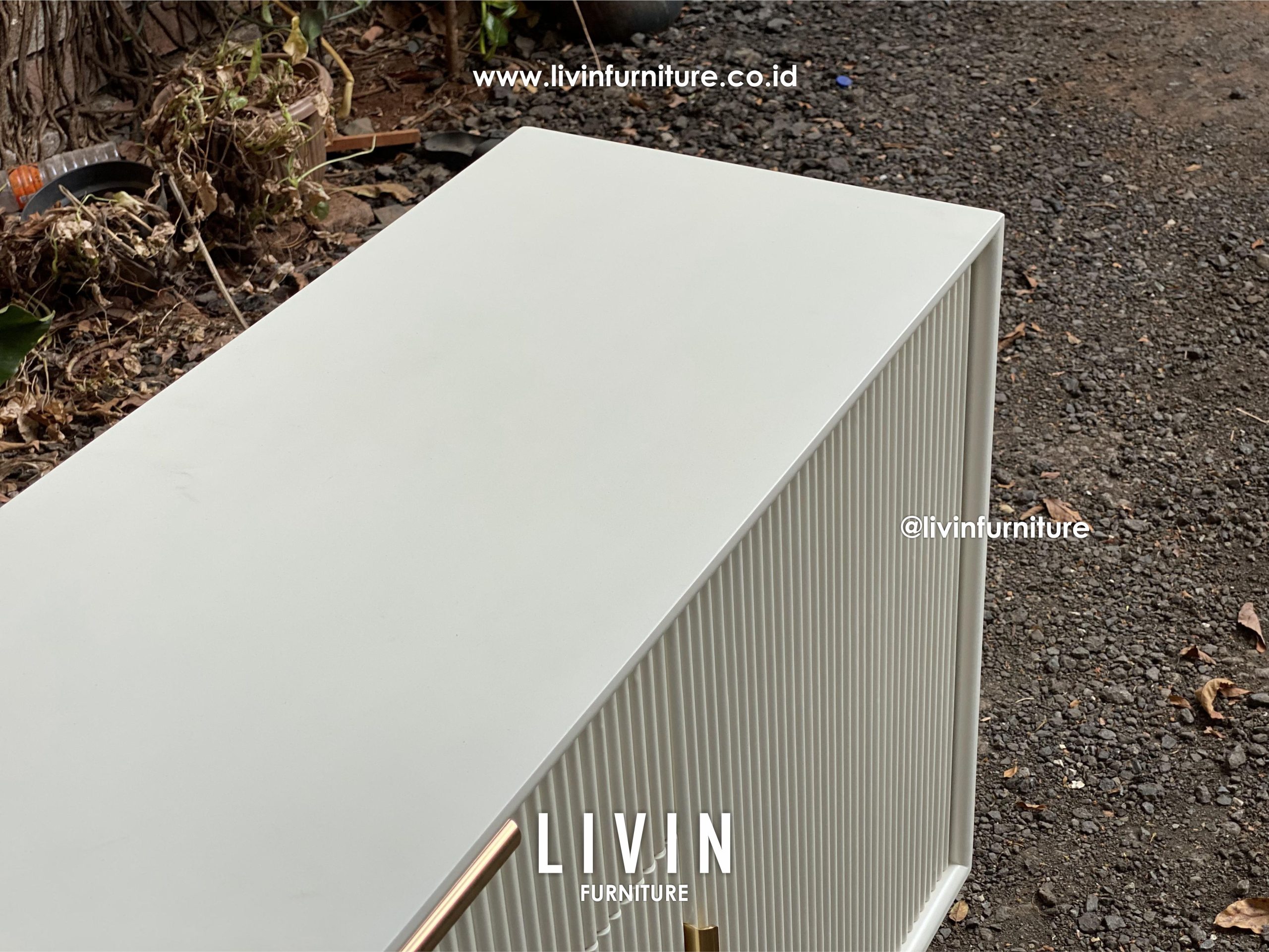 Bufet Salur Putih 3 Laci 2 Pintu Modern Minimalis Bufet Salur Putih 3 Laci 2 Pintu Modern Minimalis