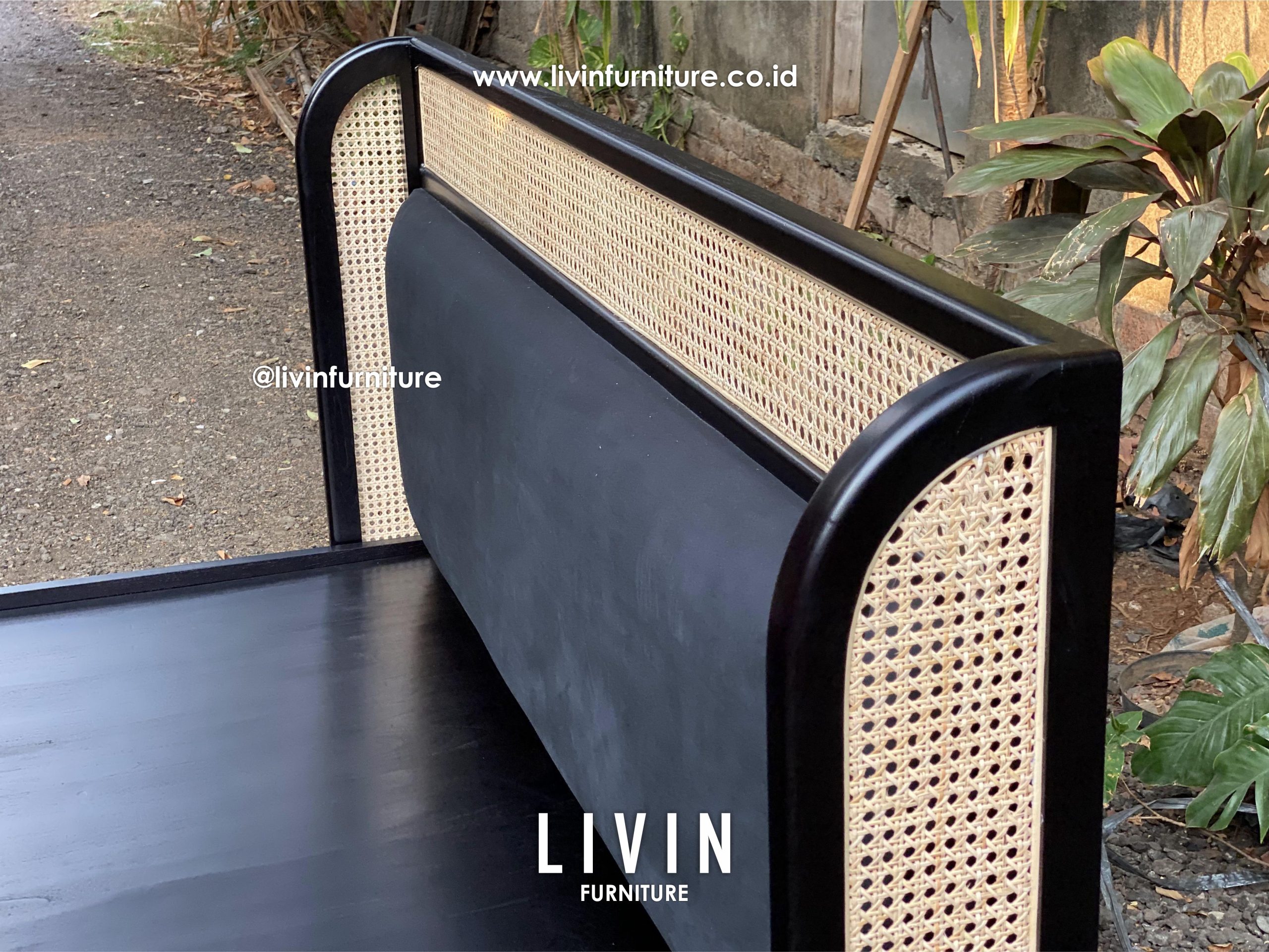 Tempat Tidur Hitam Jati Rotan 4 Laci Modern Minimalis Tempat Tidur Hitam Jati Rotan 4 Laci Modern Minimalis
