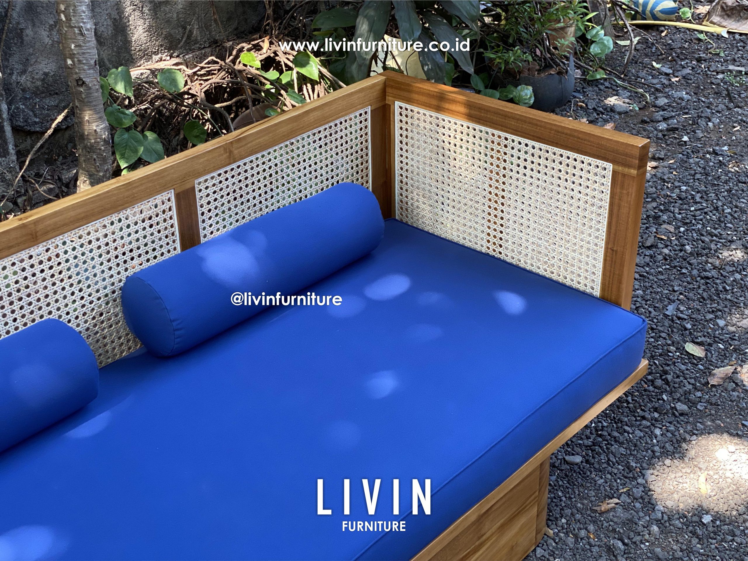 Daybed Jati Rotan Natural Sofa Biru Modern Minimalis Daybed Jati Rotan Natural Sofa Biru Modern Minimalis