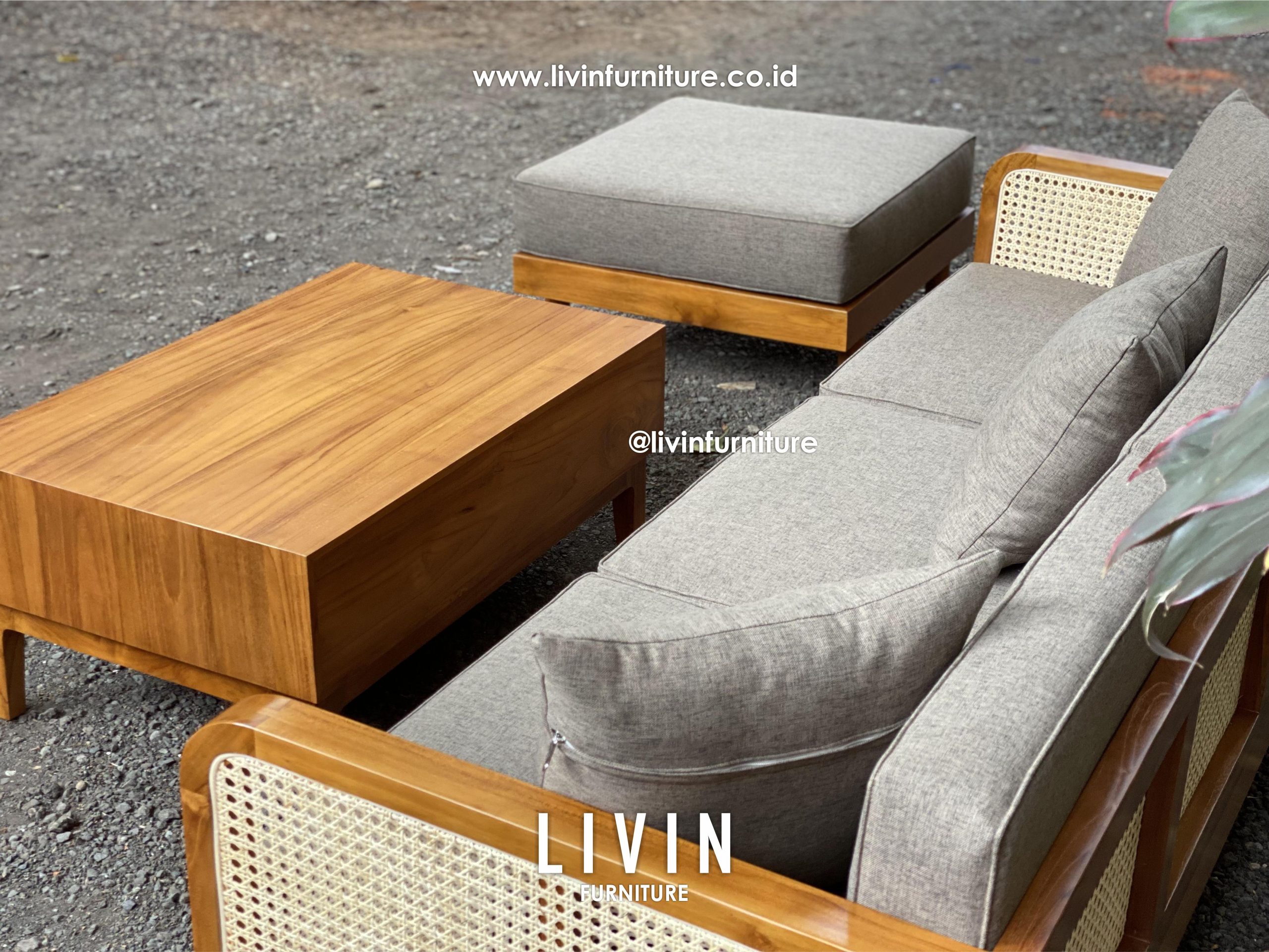 Kursi Jati Rotan Sofa 3 Seater Stool Meja Klasik Modern MInimalis Kursi Jati Rotan Sofa 3 Seater Stool Meja Klasik Modern MInimalis