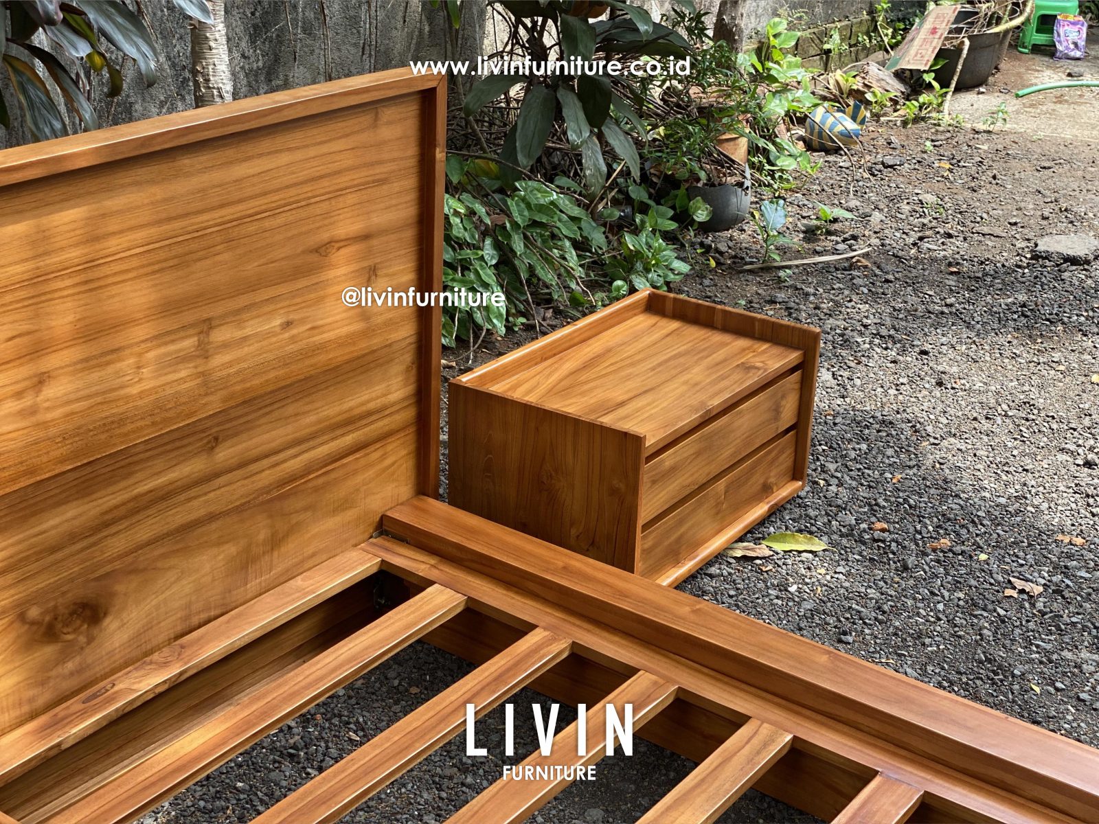 Dipan Tidur Set Jati Solid Klasik Modern Minimalis Dipan Tidur Set Jati Solid Klasik Modern Minimalis